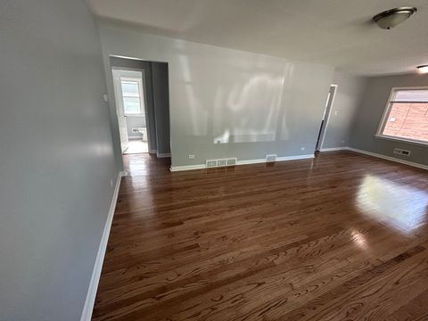 Tiny photo for 609 E 160th Place, South Holland, IL 60473 (MLS # 12498448)