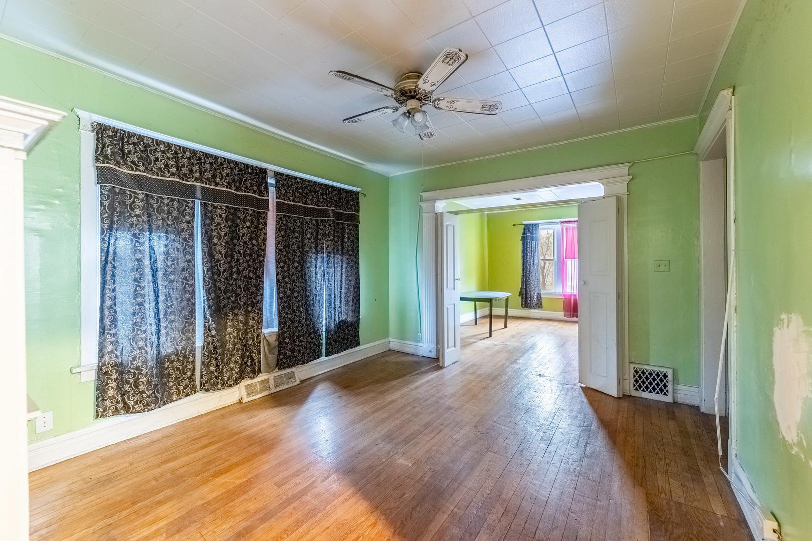 11849 S Wentworth Avenue