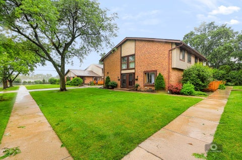 Tiny photo for 8334 Portsmouth Drive #B, Darien, IL 60561 (MLS # 12681442)