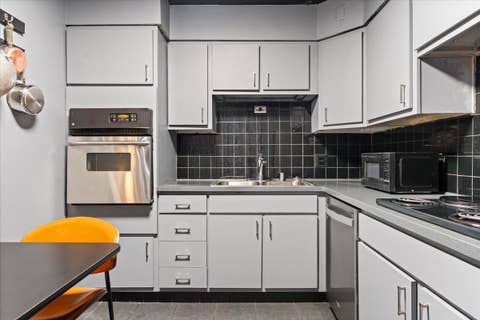 Tiny photo for 5855 N Sheridan Road #19G, Chicago, IL 60660 (MLS # 12718712)