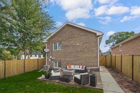 A home in Evergreen Park