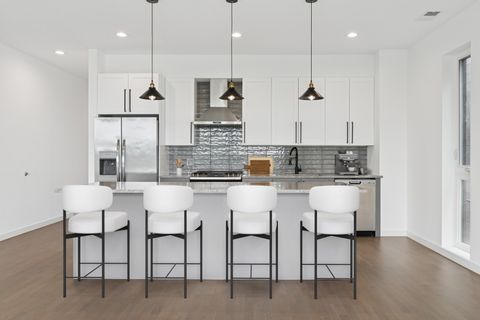 Tiny photo for 5824 N Lincoln Avenue #3N, Chicago, IL 60659 (MLS # 12484201)