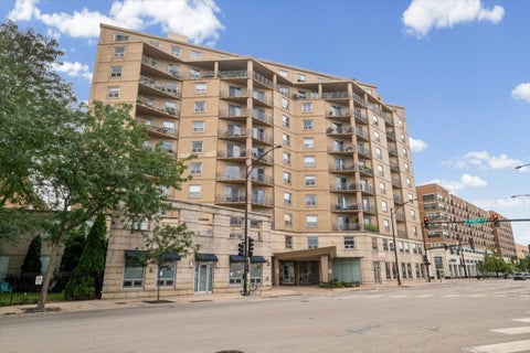 Photo of 4350 N Broadway Street #1001, Chicago, IL 60613 (MLS # 12728576)
