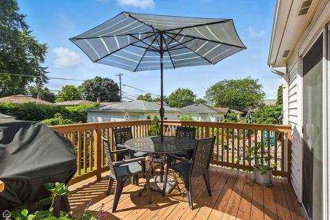 Tiny photo for 2130 Brummel Street, Evanston, IL 60202 (MLS # 12488077)