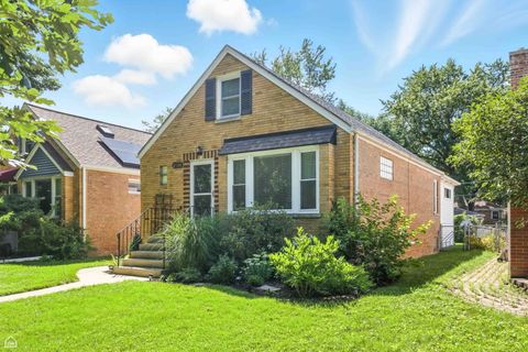 Tiny photo for 2130 Brummel Street, Evanston, IL 60202 (MLS # 12488077)