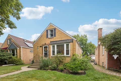 Tiny photo for 2130 Brummel Street, Evanston, IL 60202 (MLS # 12488077)