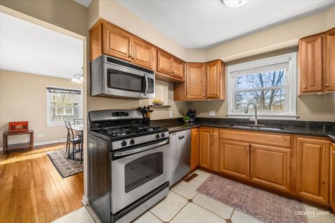 Tiny photo for 540 N Rosedale Avenue, Aurora, IL 60506 (MLS # 12581269)