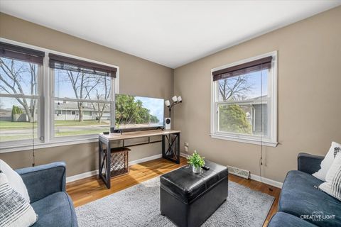 Tiny photo for 540 N Rosedale Avenue, Aurora, IL 60506 (MLS # 12581269)