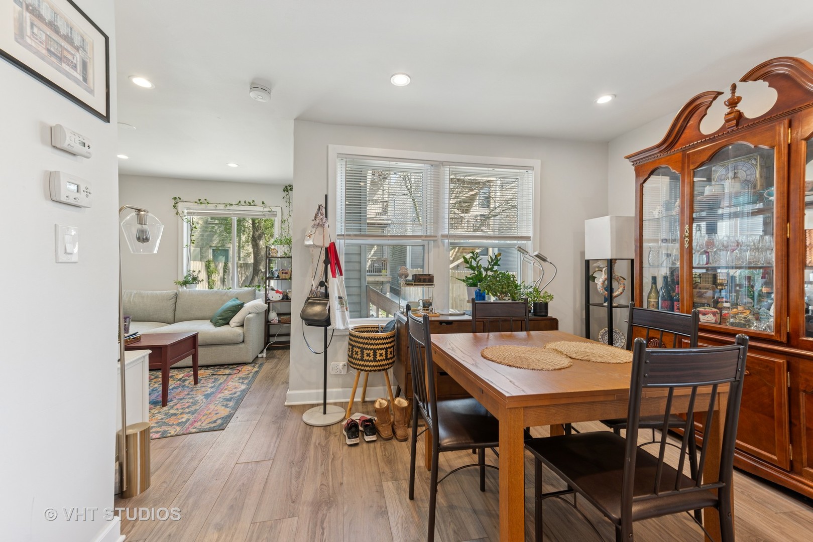 2515 W CORTLAND Avenue