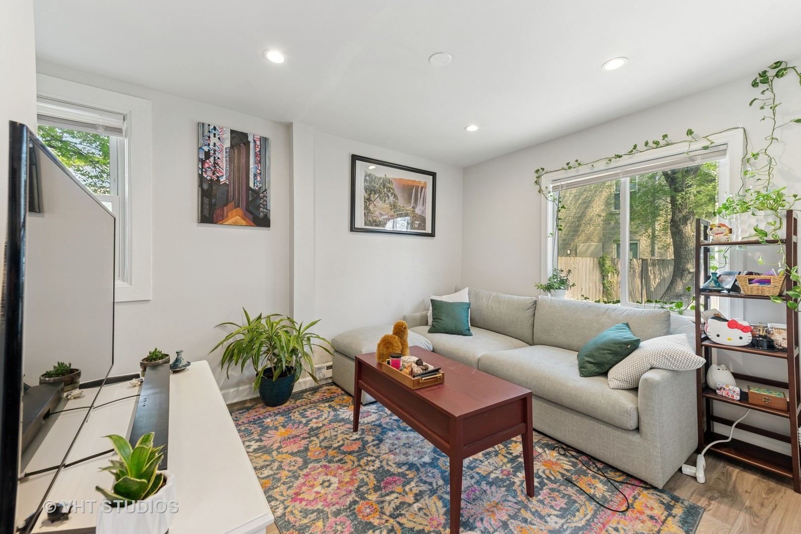 2515 W CORTLAND Avenue