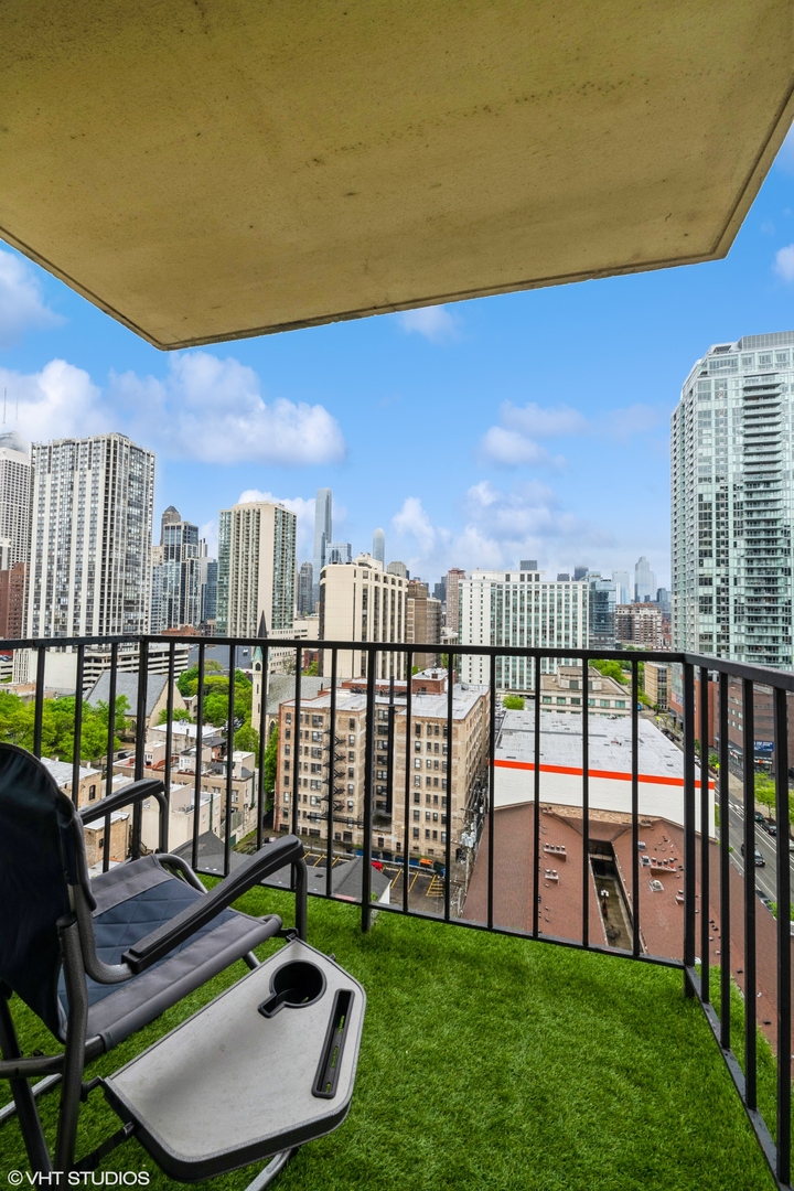 1212 N La Salle Drive 1409