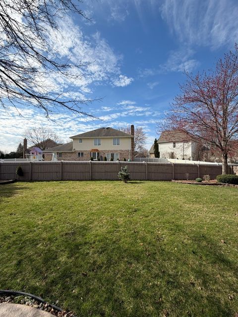 Tiny photo for Carol Stream, IL 60188 (MLS # 12612572)