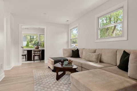 Tiny photo for 132 Mohawk Drive, Clarendon Hills, IL 60514 (MLS # 12791521)