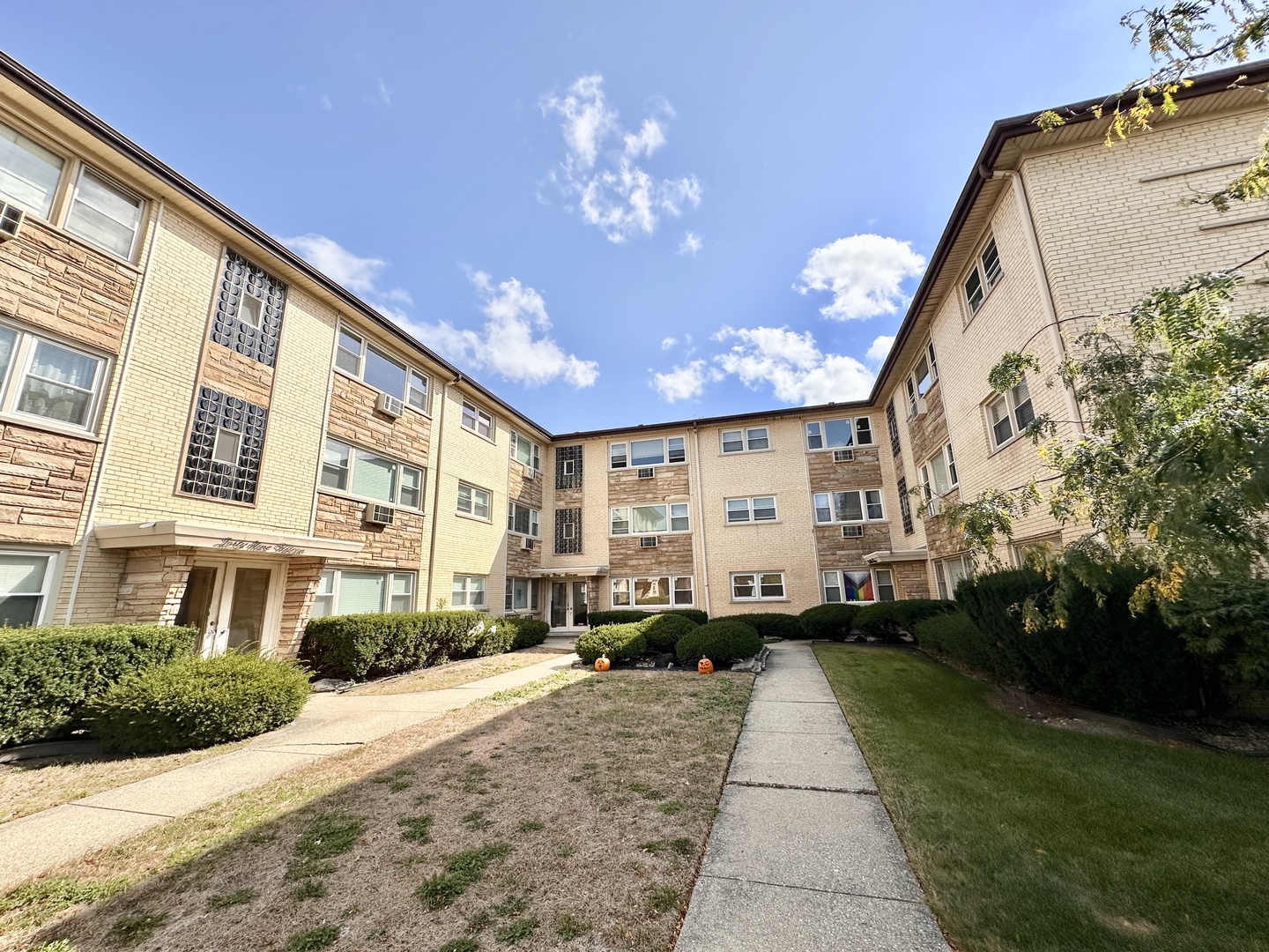 4915 N Central Avenue 16-3E