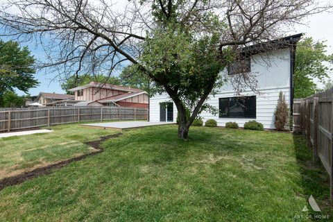 Tiny photo for 214 Cambridge Lane, Bloomingdale, IL 60108 (MLS # 12683774)