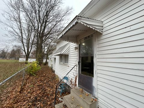 Tiny photo for 620 COMMERICAL Street, Danville, IL 61832 (MLS # 12524206)