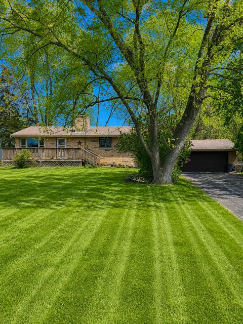 Photo of 13980 W Stonegate Road, Wadsworth, IL 60083 (MLS # 12533146)