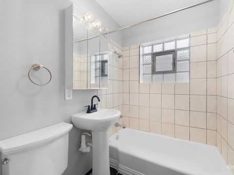 Tiny photo for 16 N Garfield Street #2L, Lombard, IL 60148 (MLS # 12542619)