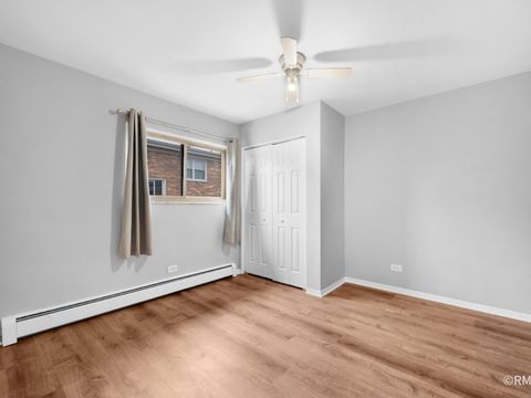 Tiny photo for 16 N Garfield Street #2L, Lombard, IL 60148 (MLS # 12542619)