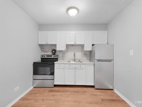 Tiny photo for 16 N Garfield Street #2L, Lombard, IL 60148 (MLS # 12542619)