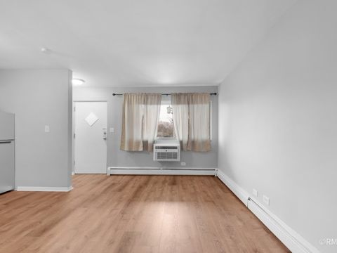 Tiny photo for 16 N Garfield Street #2L, Lombard, IL 60148 (MLS # 12542619)