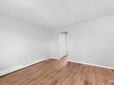 Tiny photo for 16 N Garfield Street #2L, Lombard, IL 60148 (MLS # 12542619)