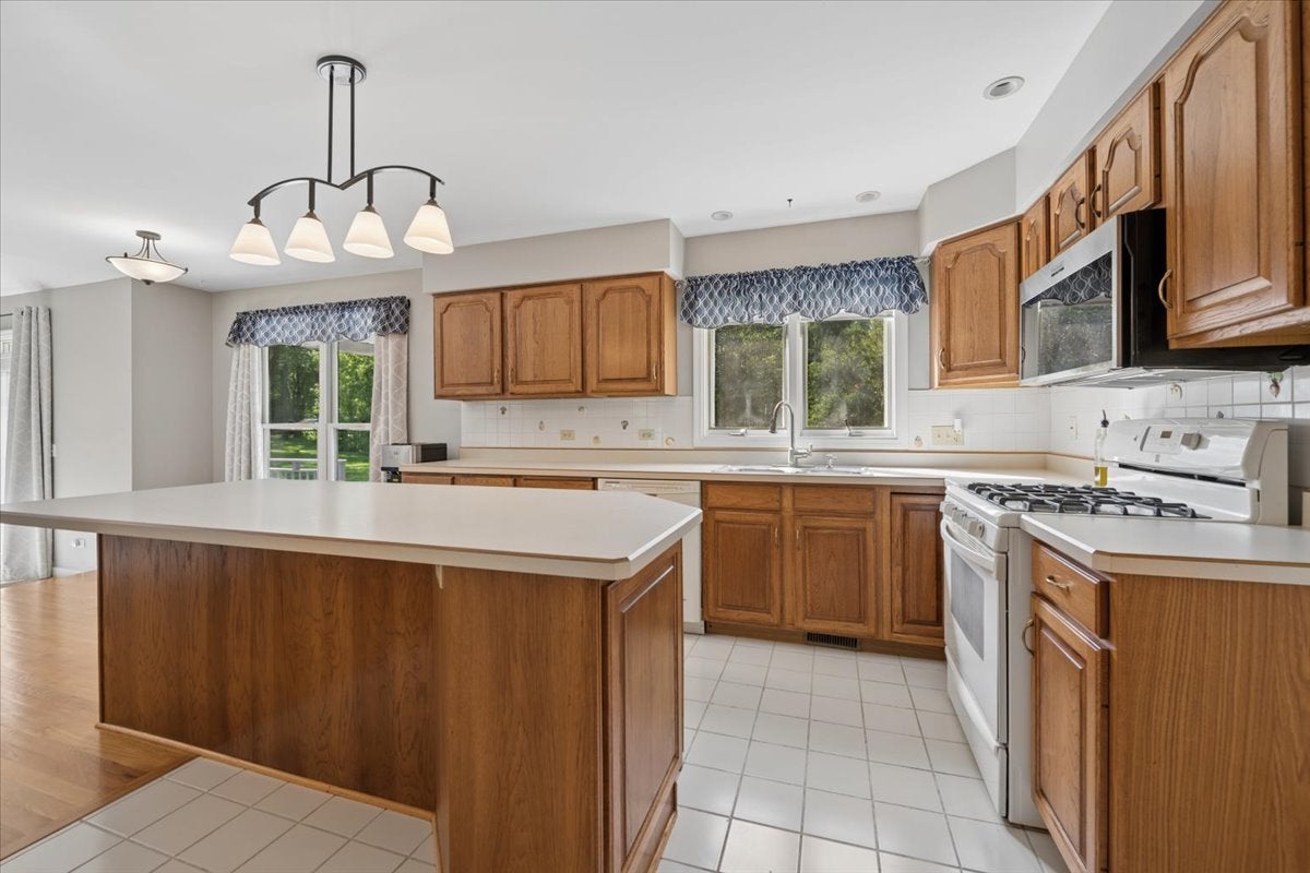 41W610 Silvana Drive