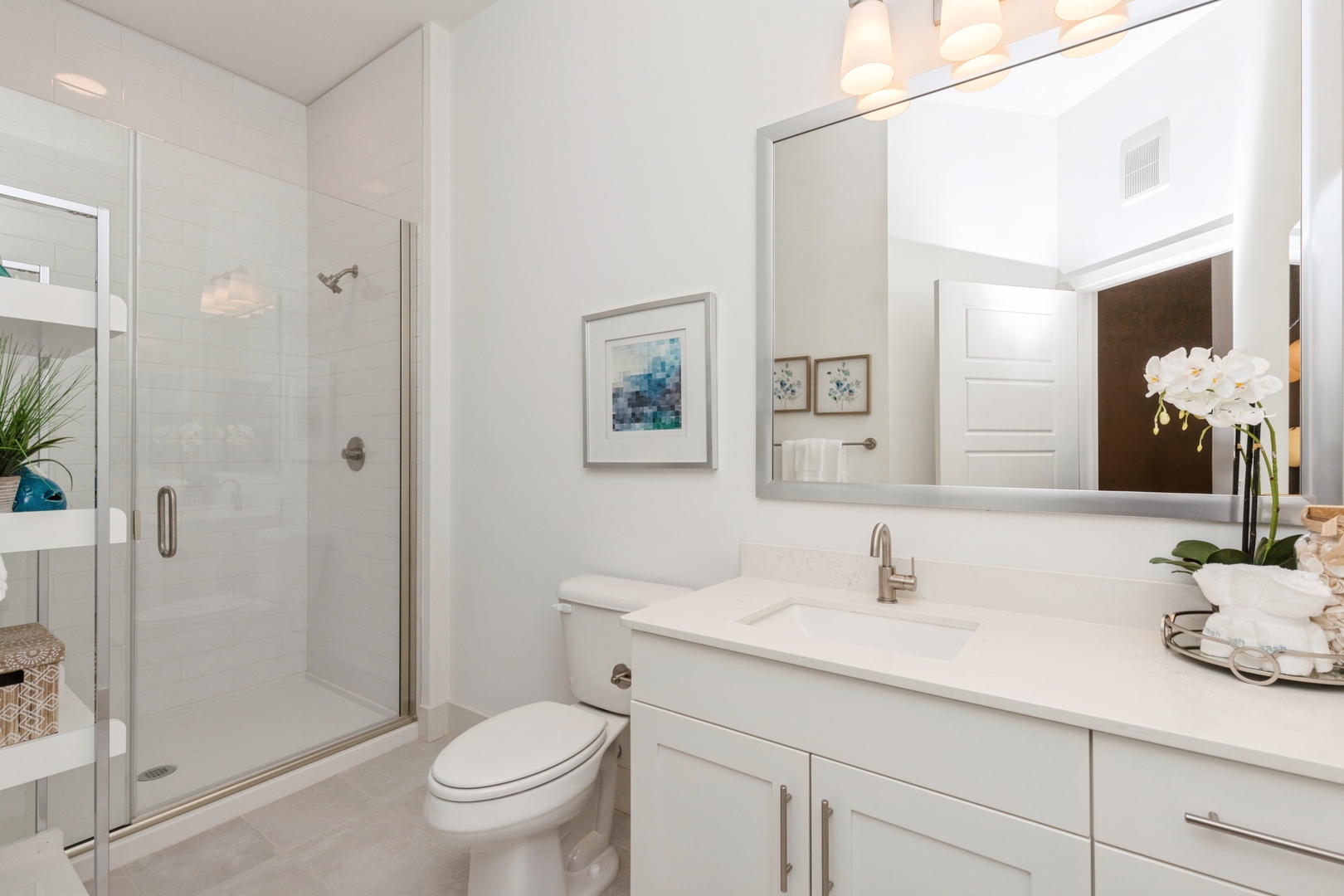 555 Lakeview Parkway 000