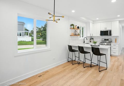 Tiny photo for 302 S Washington Street, Westmont, IL 60559 (MLS # 12476817)