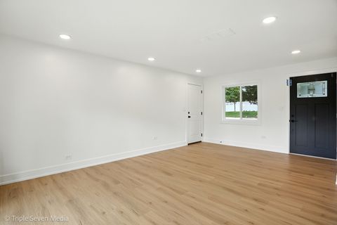 Tiny photo for 302 S Washington Street, Westmont, IL 60559 (MLS # 12476817)