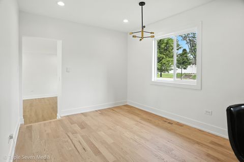 Tiny photo for 302 S Washington Street, Westmont, IL 60559 (MLS # 12476817)