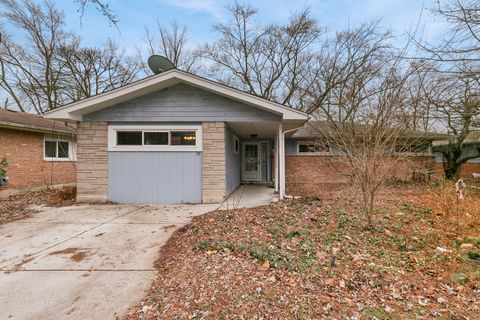 Photo of 28 W Rocket Circle, Park Forest, IL 60466 (MLS # 12572372)