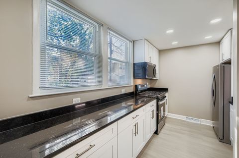 Tiny photo for 2131 Ash Street #G, Des Plaines, IL 60018 (MLS # 12501217)