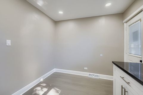 Tiny photo for 2131 Ash Street #G, Des Plaines, IL 60018 (MLS # 12501217)