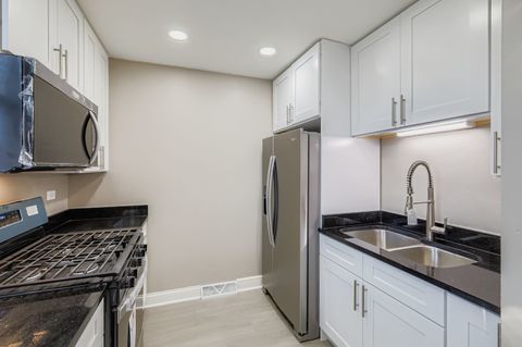 Tiny photo for 2131 Ash Street #G, Des Plaines, IL 60018 (MLS # 12501217)