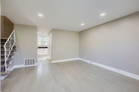 Tiny photo for 2131 Ash Street #G, Des Plaines, IL 60018 (MLS # 12501217)