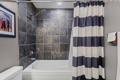 Tiny photo for 331 S Ridgeland Avenue #B, Oak Park, IL 60302 (MLS # 12495910)