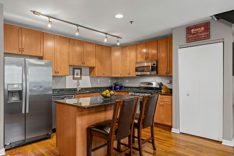 Tiny photo for 331 S Ridgeland Avenue #B, Oak Park, IL 60302 (MLS # 12495910)