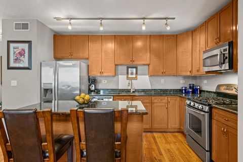 Tiny photo for 331 S Ridgeland Avenue #B, Oak Park, IL 60302 (MLS # 12495910)