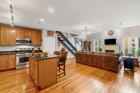 Tiny photo for 331 S Ridgeland Avenue #B, Oak Park, IL 60302 (MLS # 12495910)