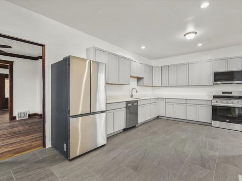 Tiny photo for 1516 S 5th Street, Rockford, IL 61104 (MLS # 12615587)