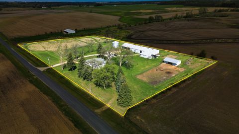 Photo of 17870 Clover Road, Morrison, IL 61270 (MLS # 12624626)