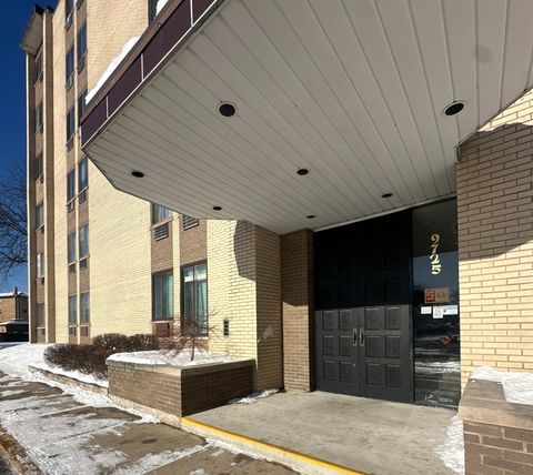 Tiny photo for 9725 S Karlov Avenue #401, Oak Lawn, IL 60453 (MLS # 12553140)