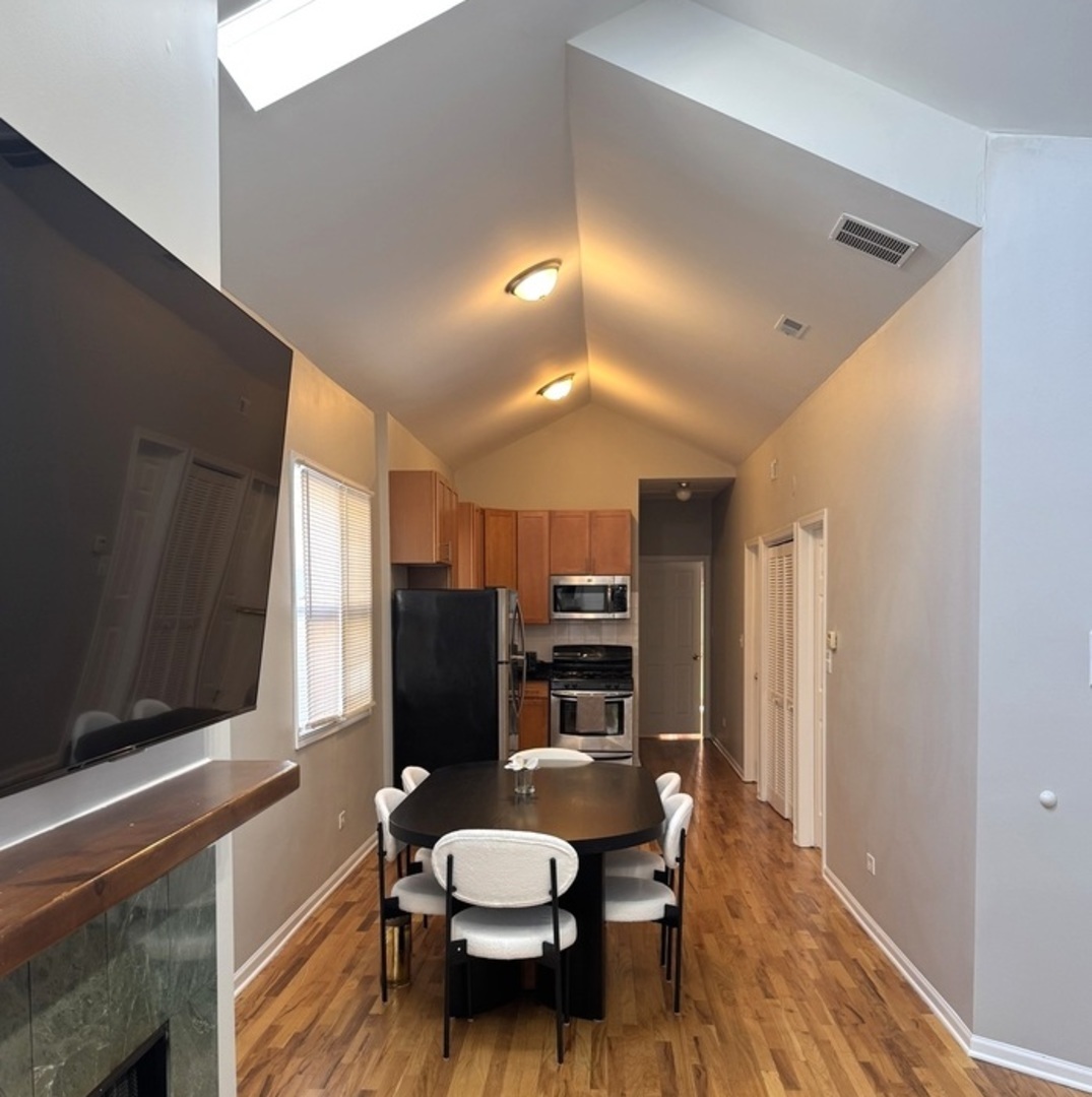 1445 W Walton Street 3