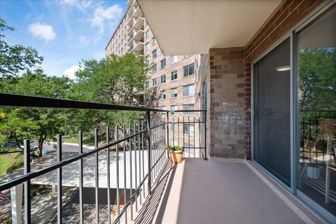 Tiny photo for 7141 N Kedzie Avenue #406, Chicago, IL 60645 (MLS # 12461950)