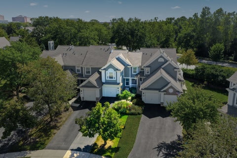Tiny photo for 943 Little Falls Court #943, Elk Grove Village, IL 60007 (MLS # 12753710)