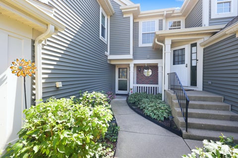 Tiny photo for 943 Little Falls Court #943, Elk Grove Village, IL 60007 (MLS # 12753710)