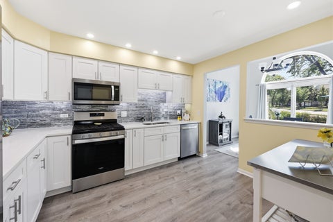 Tiny photo for 943 Little Falls Court #943, Elk Grove Village, IL 60007 (MLS # 12753710)