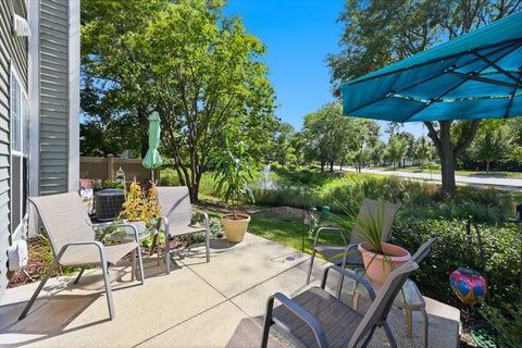 Tiny photo for 943 Little Falls Court #943, Elk Grove Village, IL 60007 (MLS # 12753710)