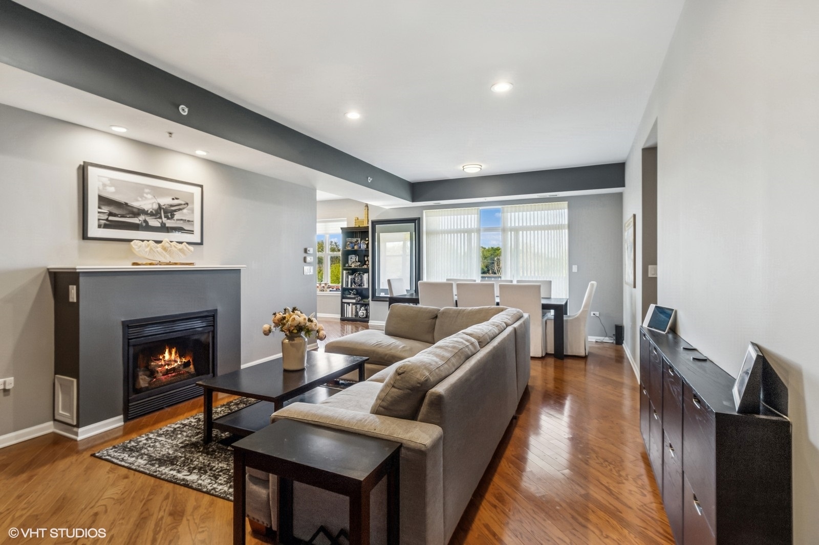 77 N Quentin Road 401